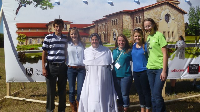 Lee, Lea, Sister Maria, Emily, Ava, and Gabbie